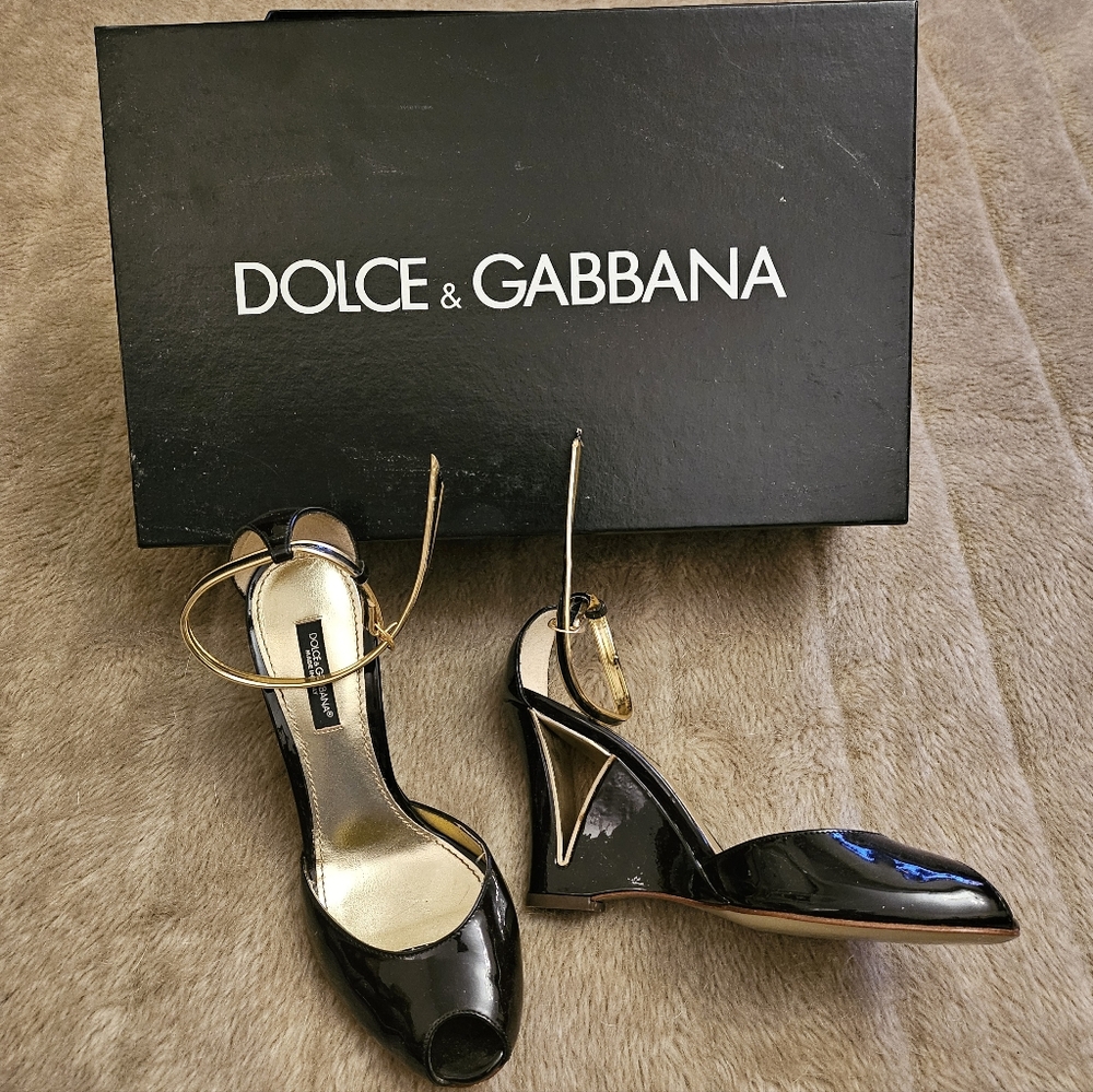 Dolce & Gabbana with box cutout wedge heel with gold trim and peeptoe
